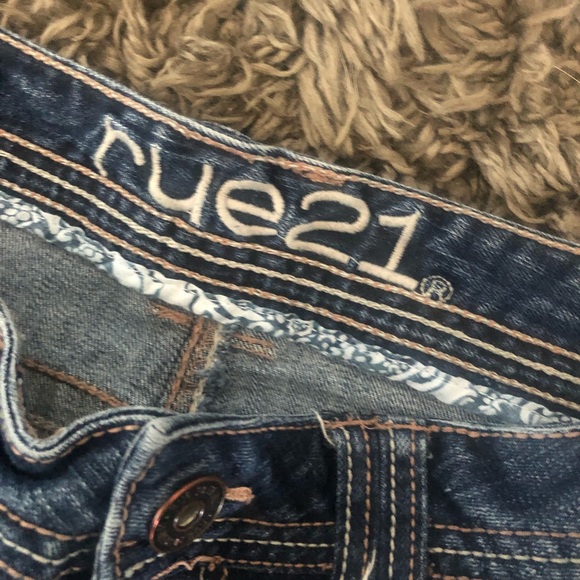 Juniors Rue 21 Short 5/6 - Picture 3 of 4